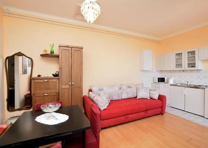 Mirela * أوباتيا