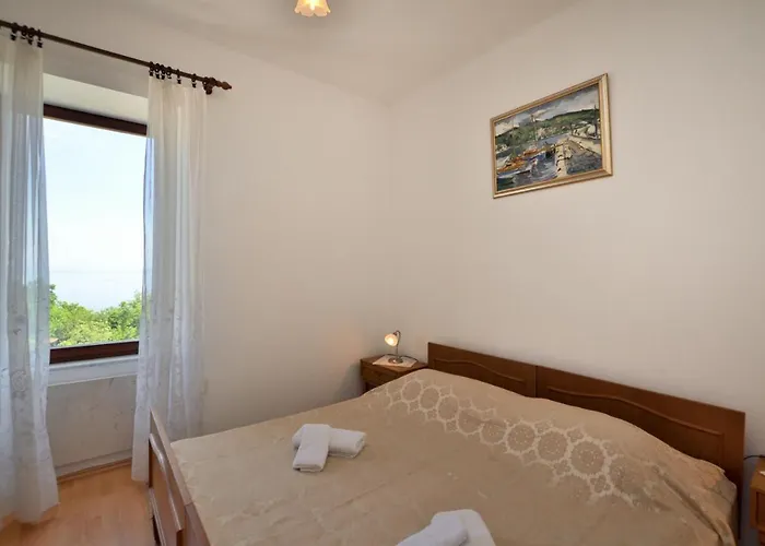 Mirela أوباتيا